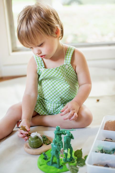 Army Kit Sensory Kit Young, Wild & Friedman 