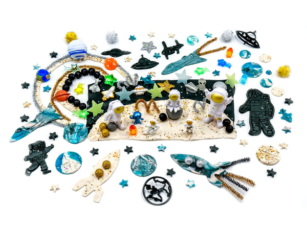 Space Sensory Bin Kit/small World Play/sensory Tray/loose Parts  Play/astronaut Wood Peg Doll/imaginative Play Kit/open Ended Toy 